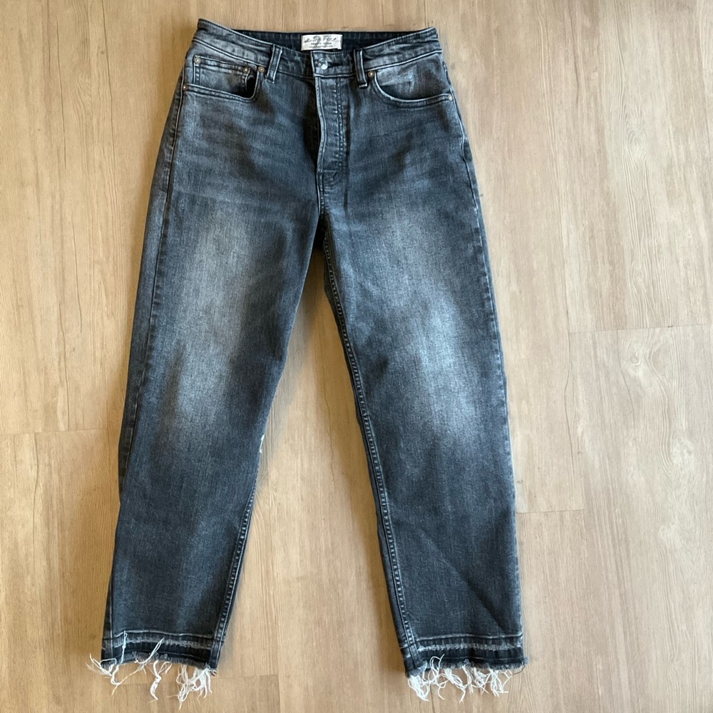 We The Free Button Fly Raw Hem curvy black gray denim high waist jeans 27